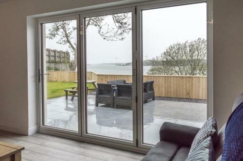 Martello View - 3 Bedroom Holiday Home - Llanreath, Pembroke Dock, Pembrokeshire