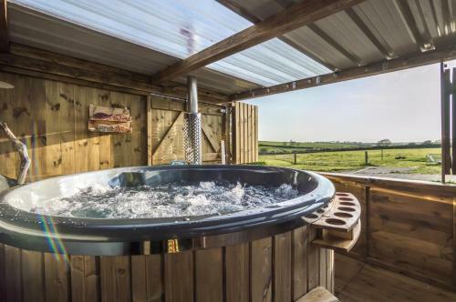 Fern Cottage - Luxurious 1 Bedroom - Blossom Farm, Johnston, Pembrokeshire