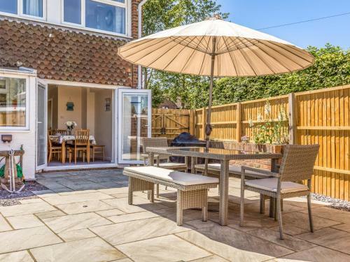 Pass the Keys 3 bedroom Cottage in the heart of beautiful Bosham, Chichester, West Sussex