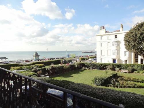 Marine Square - Regency Brighton Seafront