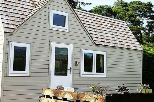 Unique Countryside Tiny Home for four