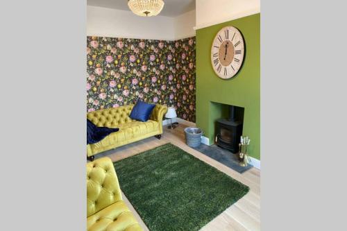 Unique luxury Victorian getaway with log burner, Exmouth, Devon