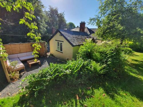 The Hideaway with pool, Lyonshall, Herefordshire