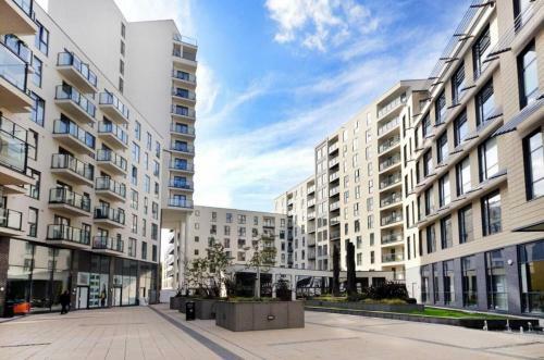 Woking Stylish and Modern 2 bedroom Apartment