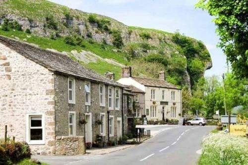 Anglers Cottage - Spacious Grade II Listed Cottage