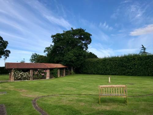 Charming Hen Cottage self-catering for two, Lincolnshire, Lincolnshire