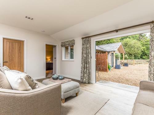 Pass the Keys Delightful 2Bed Lodge in Downland Village, Chichester, West Sussex