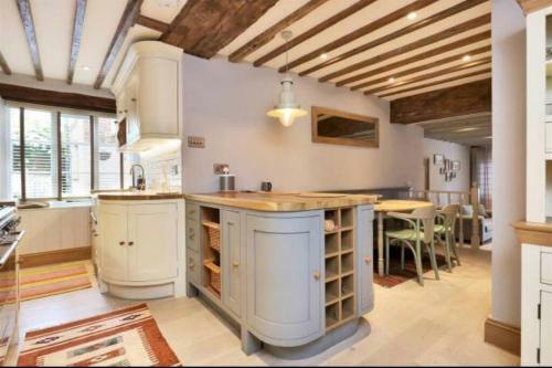 Central Character/Contemporary Apartment, Uppingham, Rutland