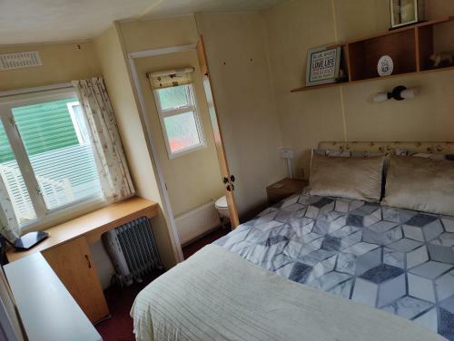 2-Bed Caravan at Billing Aquadrome Northampton