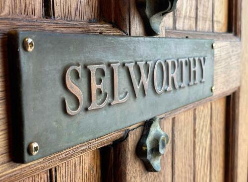 Selworthy - Luxury 3 Bedroom Apartment