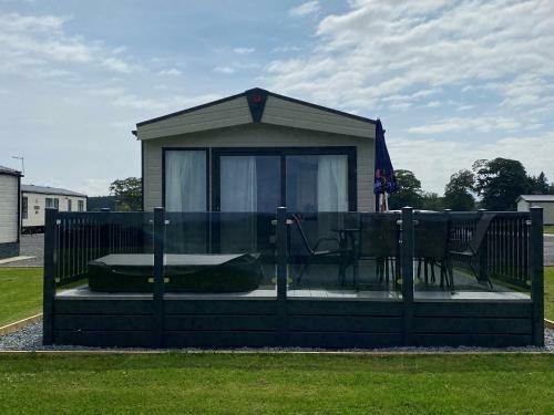 Rivington Lodge 32 with hot tub - Stewart's Resort, St Andrews, Fife