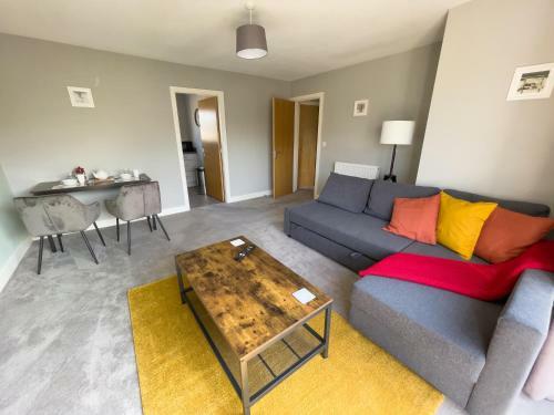 Kendal Apt w/wifi & parking ideal base for Lakes