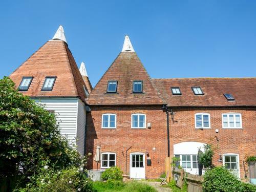 Pass the Keys Perfect Family Holiday Home, Canterbury, Kent