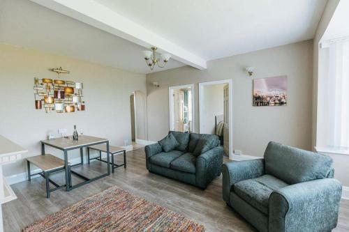 BEACHFRONT APARTMENT // 3 BED APARTMENT WITH SEA VIEW NEAR BRIDLINGTON, NORTH YORKSHIRE