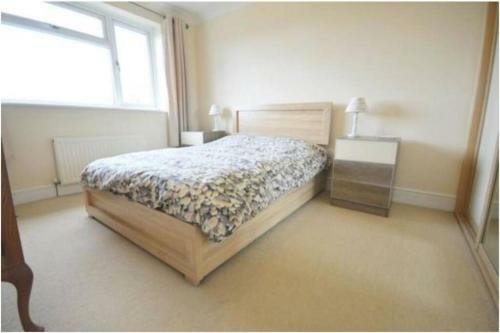 Spacious 3 Bedroom House with all Amenities perfect for Family & couples, Solihull, West Midlands