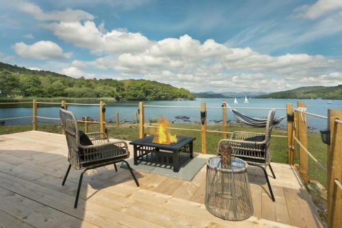 Lakeside Geo Dome Overlooking Windermere