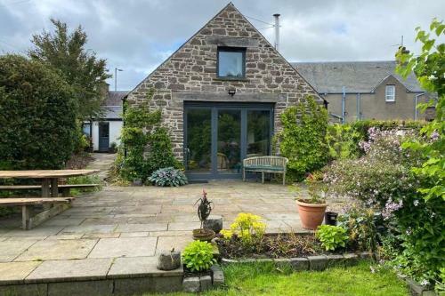 2x King Bedrooms, private living room & bathroom, Thornhill, Stirlingshire