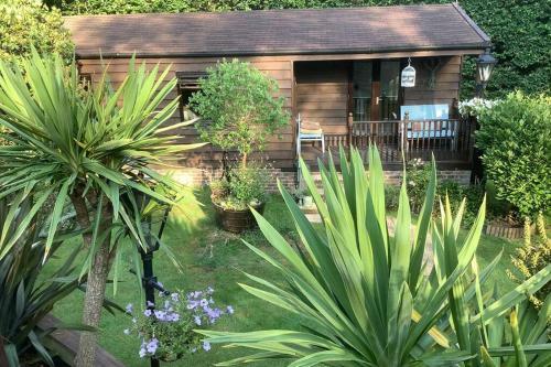 Luxury, newly refurbished, detached, Cabin, Pulborough, West Sussex