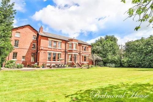 Large Victorian 7 Bed house in Cheshire, Warrington, Cheshire