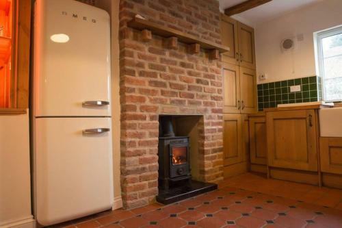 Quaint Country Cottage close to centre of York