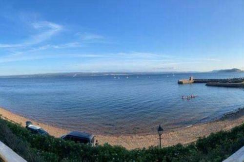 Cosy coastal hideaway with incredible sea views, Fortrose, Highlands