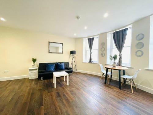 Morden one bedroom I Outside space I Close to seafront, Brighton and Hove, East Sussex