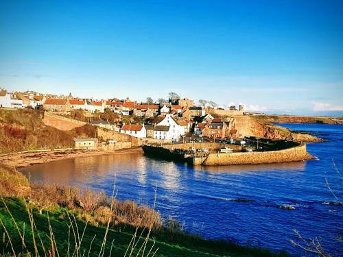 Harbour Lights - Spectacular Sea Views, Crail, Fife