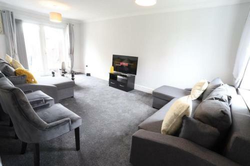 Contractor Accommodation near NEC Birmingham International Sleeps 7