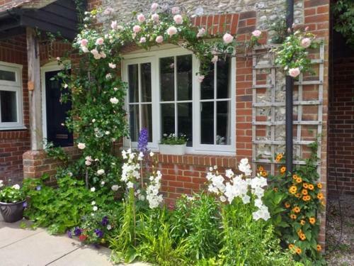 Cottage (3 bedrooms) in West Dean/Goodwood/Nr Chichester, Chichester, West Sussex